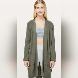 Lululemon Still at Ease Wrap sage green sz 6 EUC!